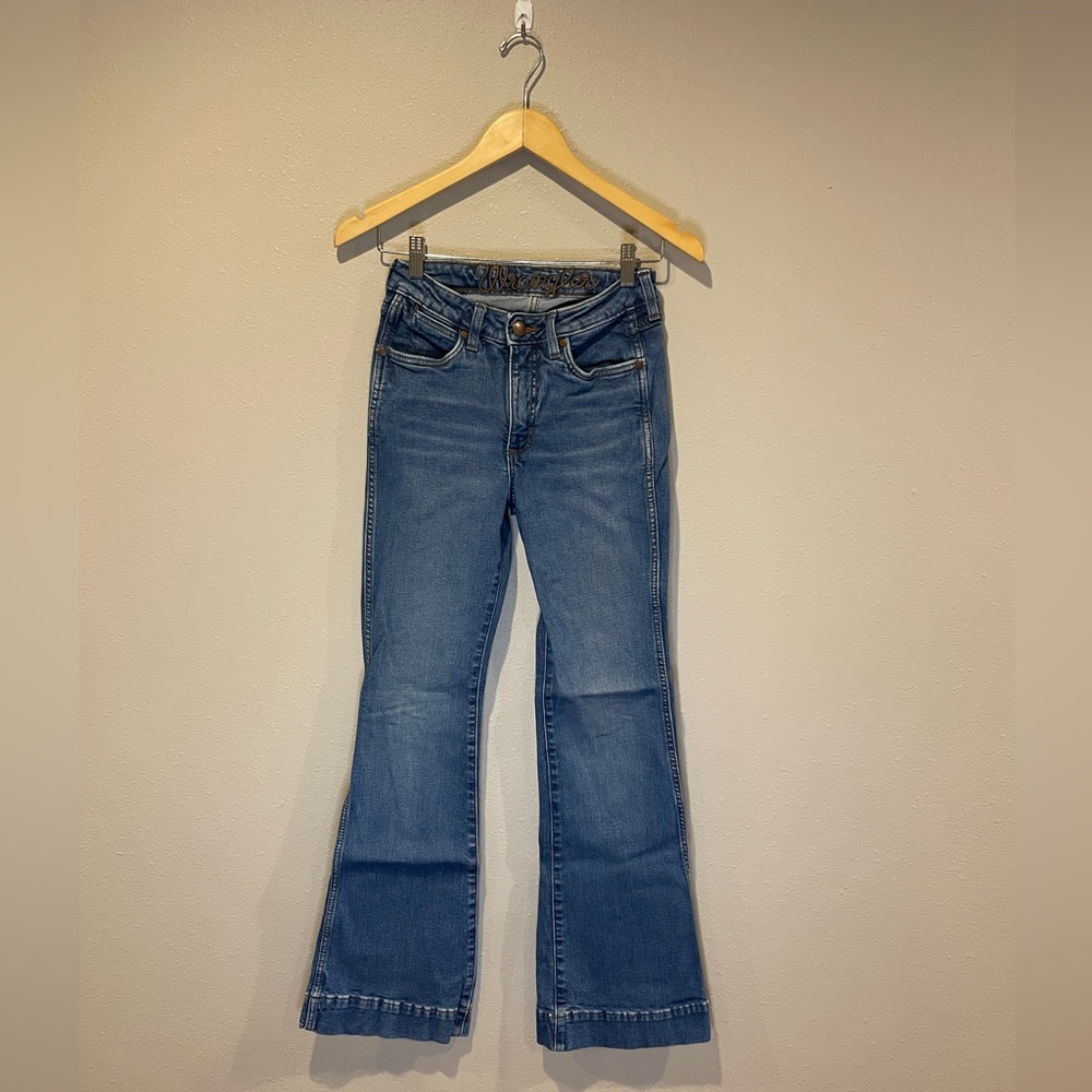Wrangler women’s High Rise Trouser Jeans